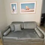 Apartamento Copacabana Na Quadra Da Praia, Predio Com Servicos - Posto 4